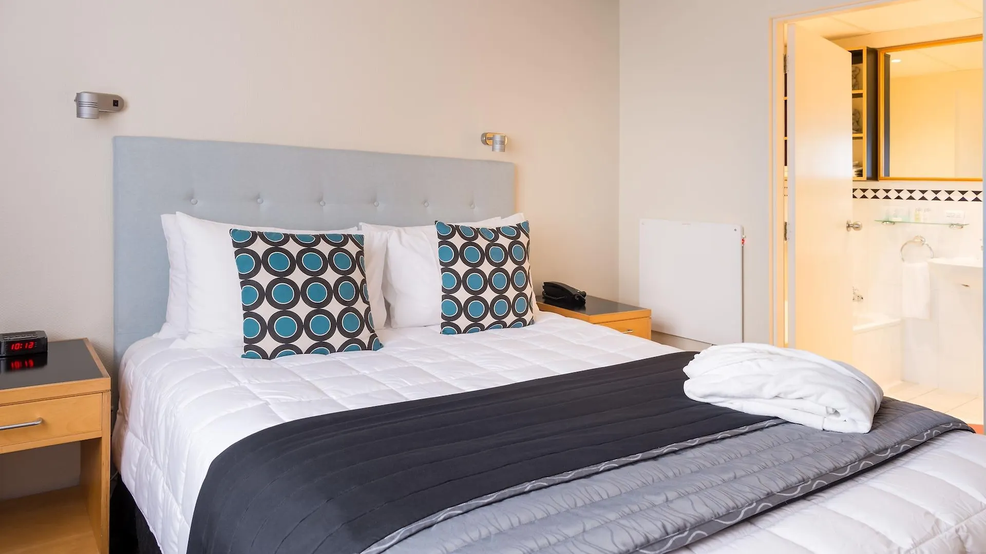 West Plaza Hotel Wellington