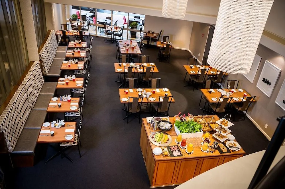West Plaza Hotel Wellington 4*,